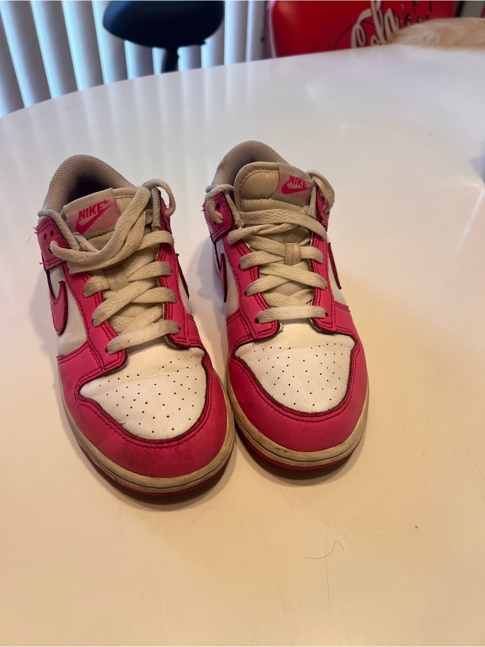 Nike Kids Low-Top Sneakers in Hot Pink and White